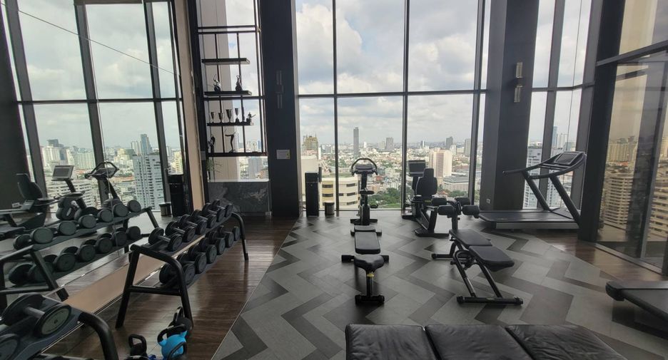 For rent 2 bedrooms condo in Khlong Toei, Bangkok