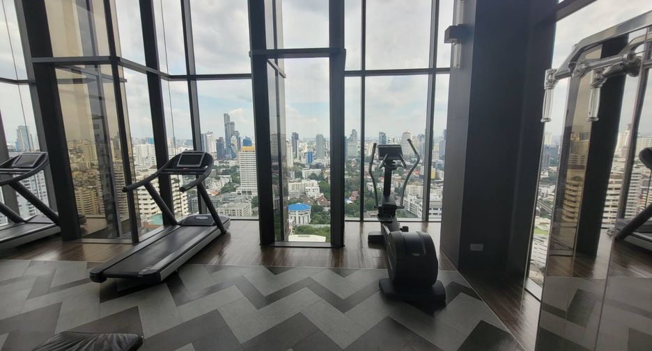 For rent 2 bedrooms condo in Khlong Toei, Bangkok