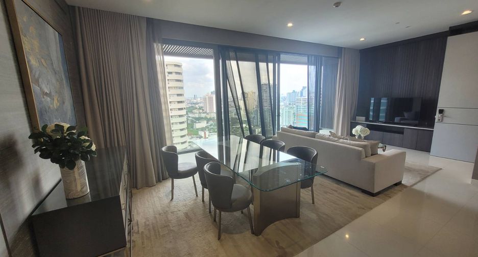 For rent 2 bedrooms condo in Khlong Toei, Bangkok