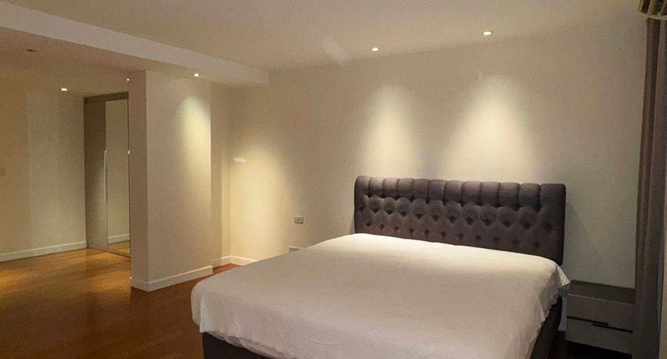 For rent 3 bedrooms condo in Watthana, Bangkok