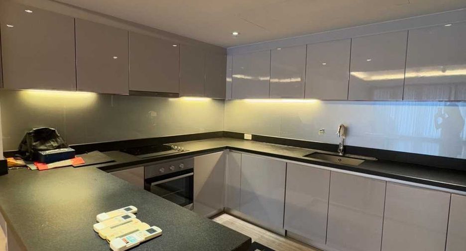 For rent 3 bedrooms condo in Watthana, Bangkok