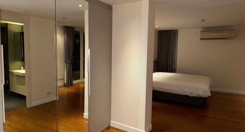 For rent 3 bedrooms condo in Watthana, Bangkok