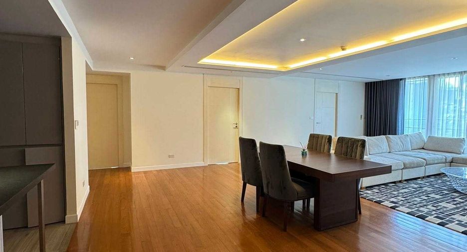 For rent 3 bedrooms condo in Watthana, Bangkok
