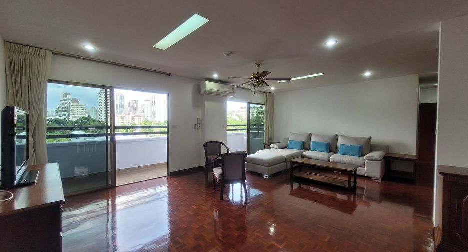 For rent 3 bedrooms condo in Watthana, Bangkok