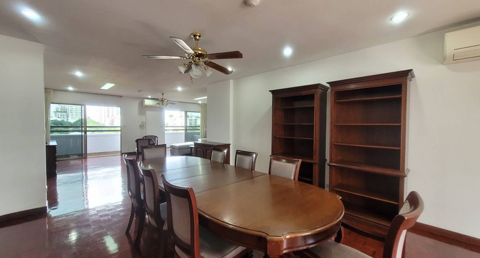For rent 3 bedrooms condo in Watthana, Bangkok