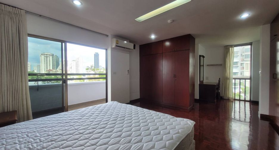 For rent 3 bedrooms condo in Watthana, Bangkok