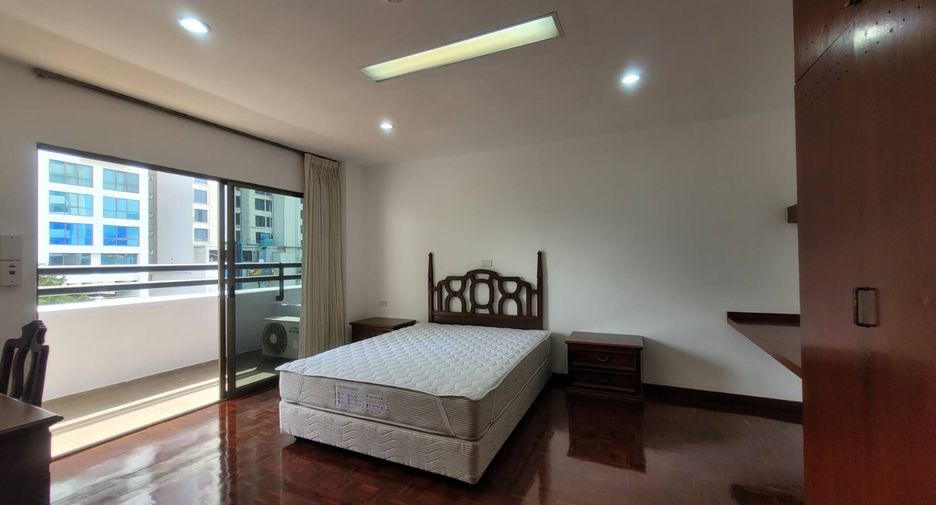 For rent 3 bedrooms condo in Watthana, Bangkok