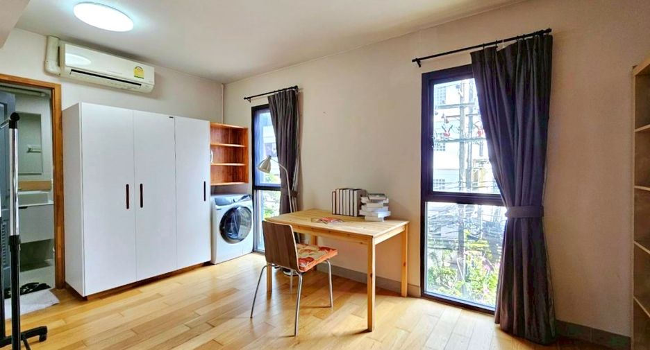 Condo en alquiler de 1 habitaciones en Khlong Toei, Bangkok