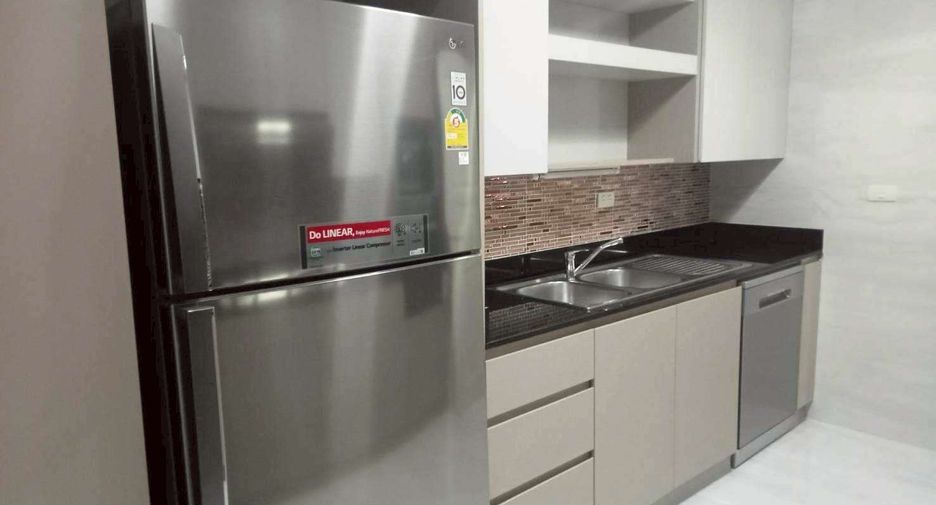 For rent 3 bedrooms condo in Watthana, Bangkok