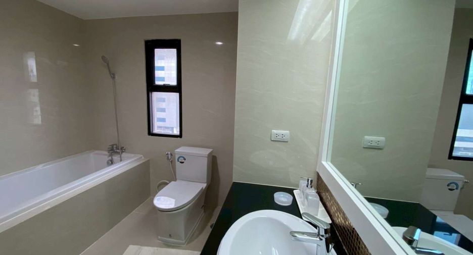 For rent 3 bedrooms condo in Watthana, Bangkok