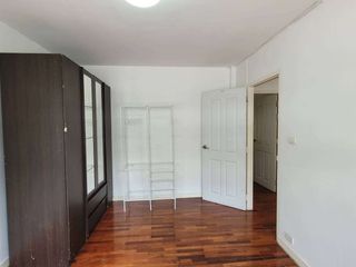 Casa adosada en alquiler de 3 habitaciones en Khlong Toei, Bangkok