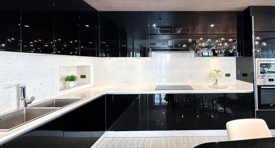For rent 3 bedrooms condo in Khlong Toei, Bangkok