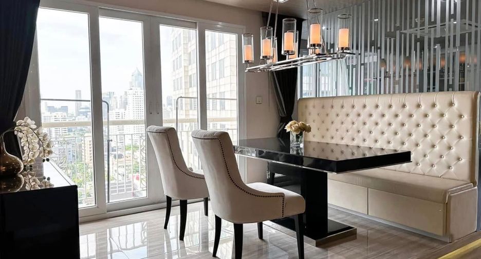 For rent 3 bedrooms condo in Khlong Toei, Bangkok