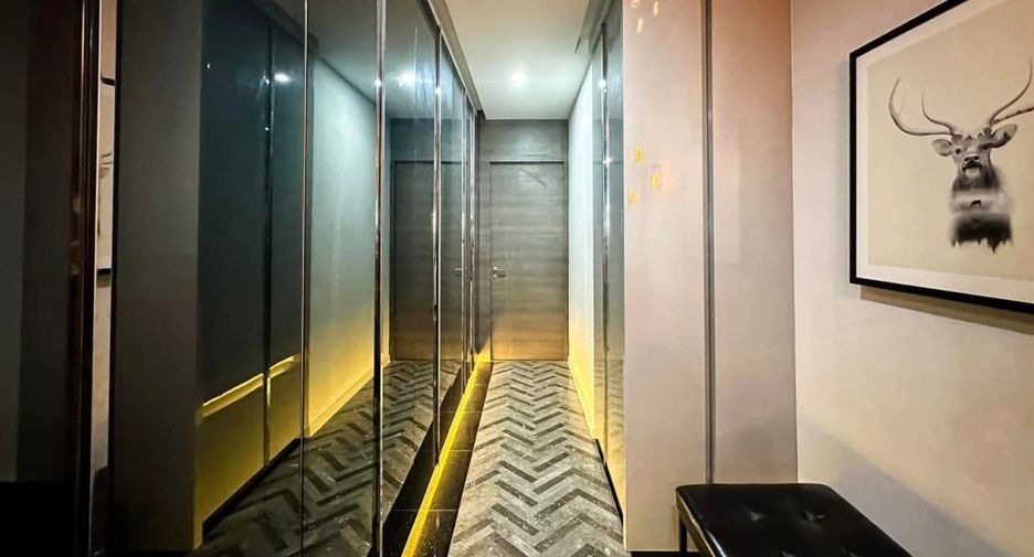 For rent 3 bedrooms condo in Khlong Toei, Bangkok