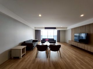 For rent 4 bedrooms condo in Khlong Toei, Bangkok