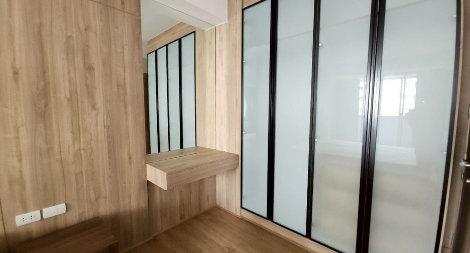 For rent 4 bedrooms condo in Khlong Toei, Bangkok