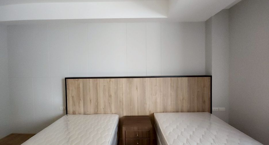 For rent 4 bedrooms condo in Khlong Toei, Bangkok