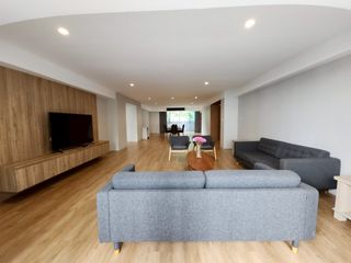 For rent 4 bedrooms condo in Khlong Toei, Bangkok