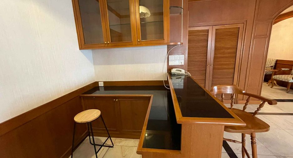 For rent 3 bedrooms condo in Watthana, Bangkok