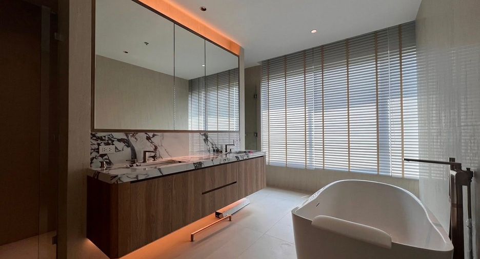 Condo en alquiler de 2 habitaciones en Yan Nawa, Bangkok