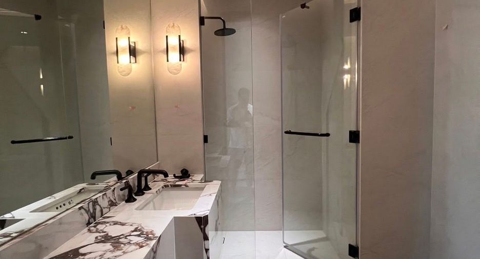 Condo en alquiler de 2 habitaciones en Yan Nawa, Bangkok