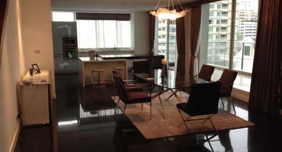 À louer 3 chambres condo à Khlong Toei, Bangkok