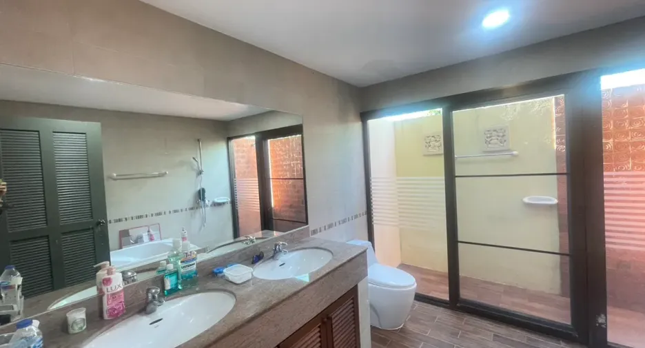 À louer 3 chambres maison à Huay Yai, Pattaya