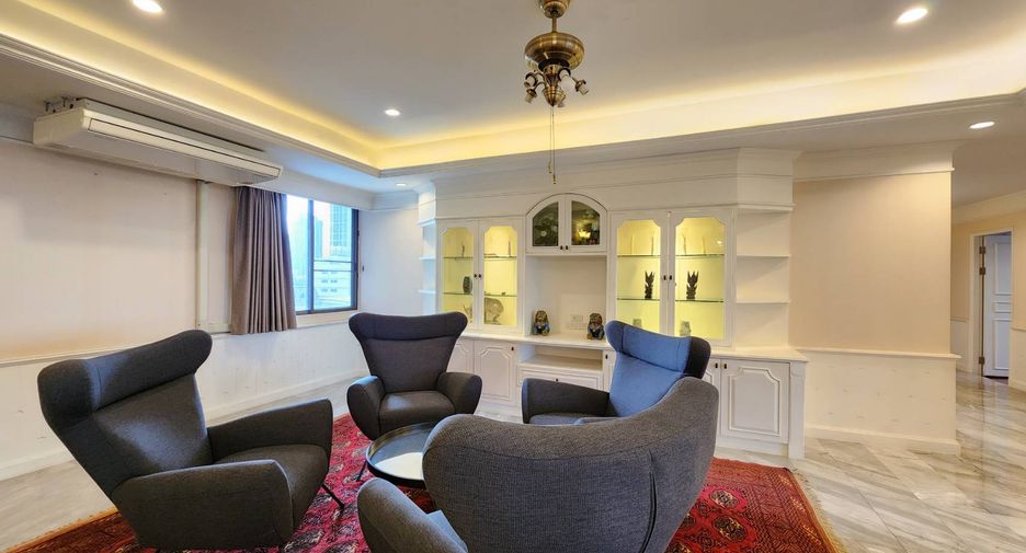 For rent 3 bedrooms condo in Watthana, Bangkok