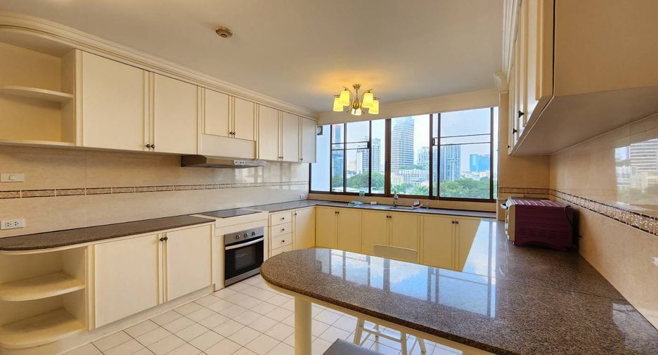 For rent 3 bedrooms condo in Watthana, Bangkok
