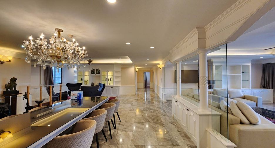 For rent 3 bedrooms condo in Watthana, Bangkok