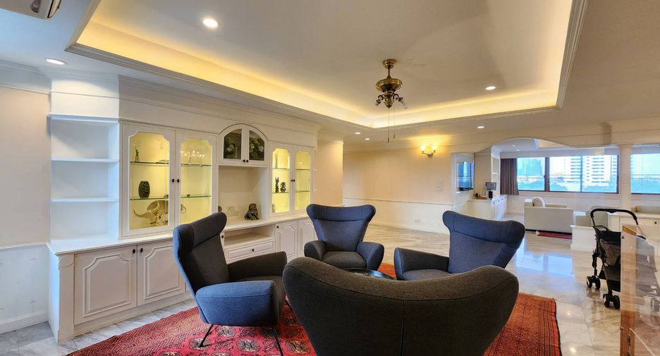 For rent 3 bedrooms condo in Watthana, Bangkok