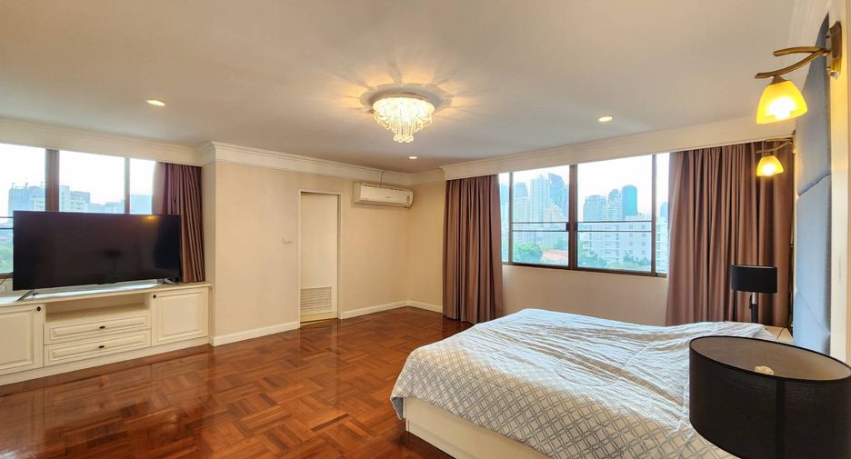 For rent 3 bedrooms condo in Watthana, Bangkok