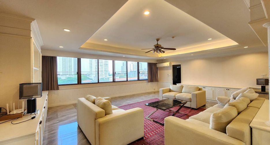 For rent 3 bedrooms condo in Watthana, Bangkok