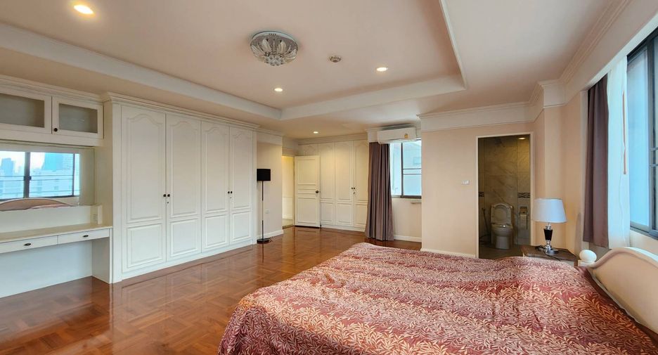 For rent 3 bedrooms condo in Watthana, Bangkok