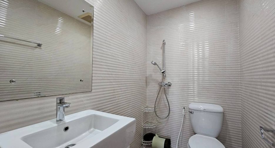 Condo en alquiler de 2 habitaciones en Khlong Toei, Bangkok