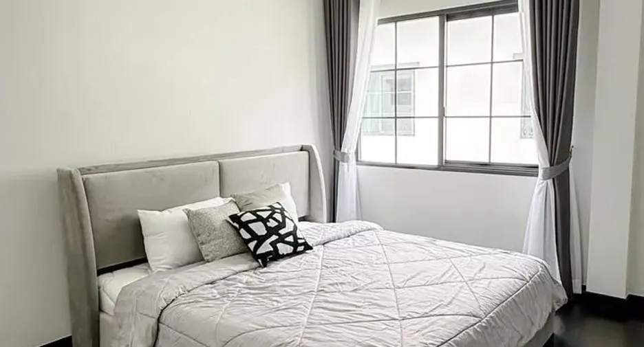 For rent 5 bedrooms house in Bang Phli, Samut Prakan