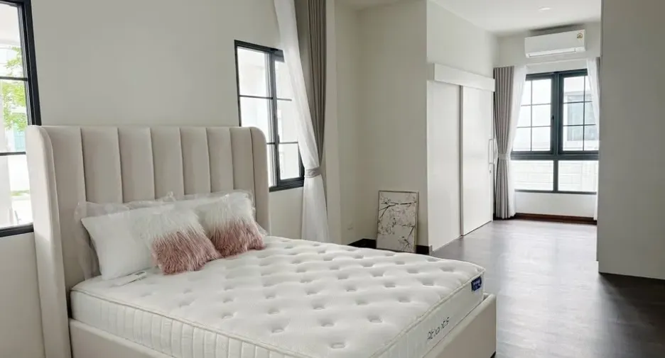 For rent 5 bedrooms house in Bang Phli, Samut Prakan