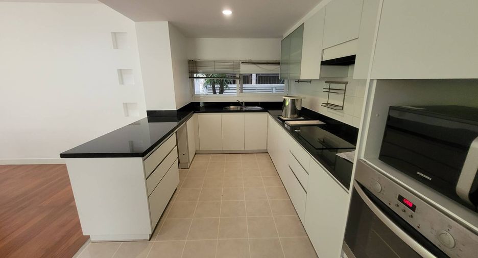 For rent 3 bedrooms condo in Watthana, Bangkok