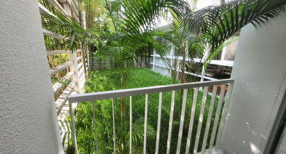 For rent 3 bedrooms condo in Watthana, Bangkok