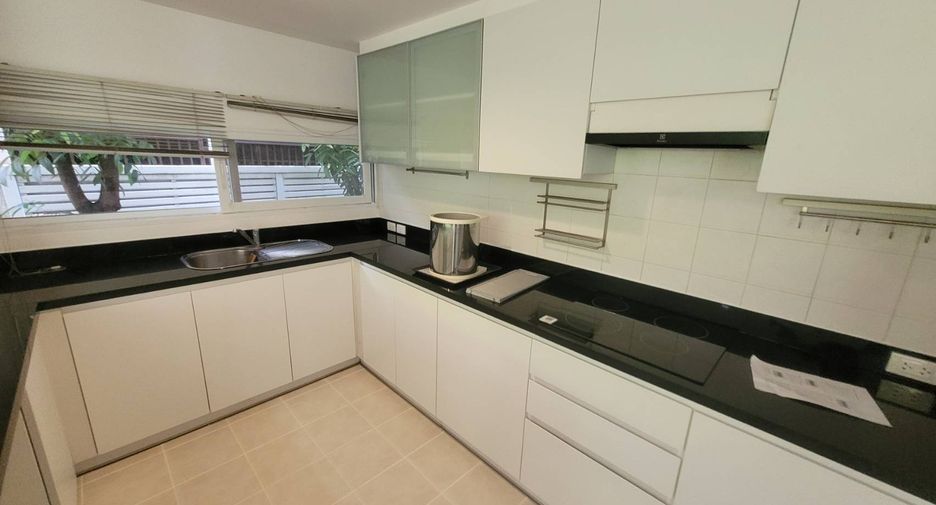 For rent 3 bedrooms condo in Watthana, Bangkok