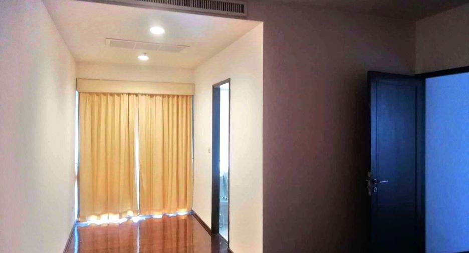 À louer 2 chambres condo à Watthana, Bangkok