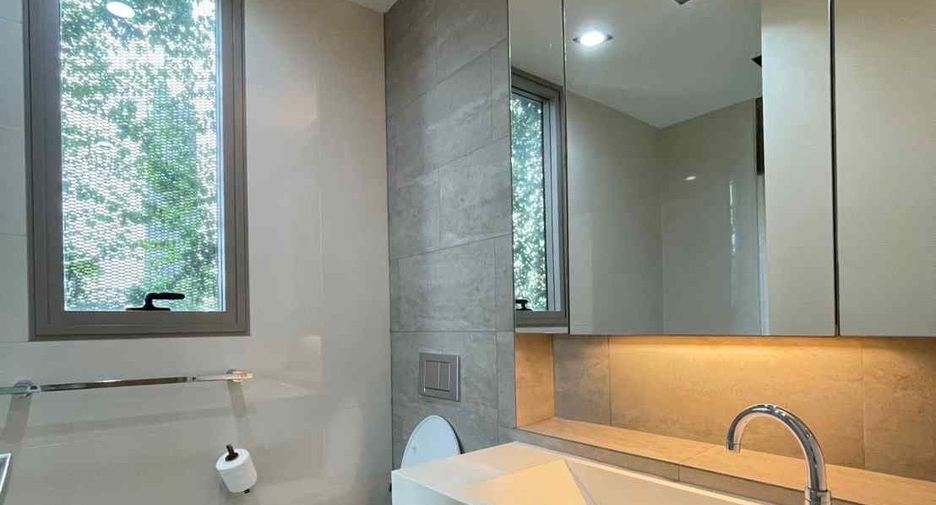 Condo en alquiler de 2 habitaciones en Khlong Toei, Bangkok