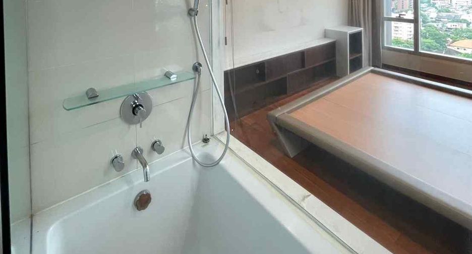 Condo en alquiler de 2 habitaciones en Khlong Toei, Bangkok