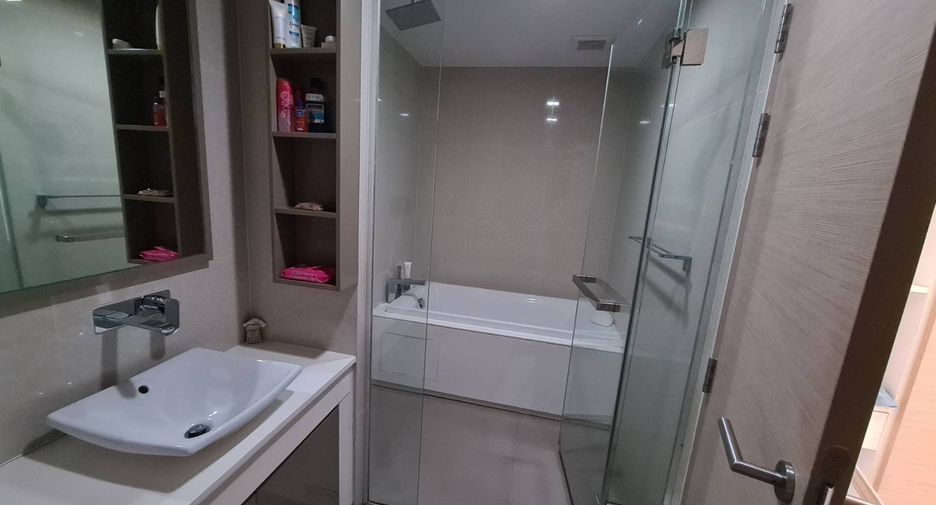For rent and for sale 1 bed condo in Khlong Toei, Bangkok