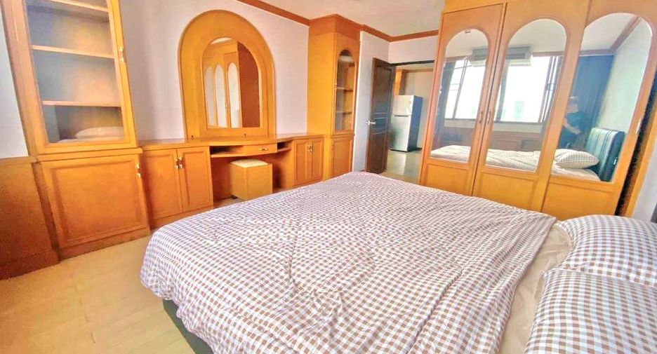 For rent 2 bedrooms condo in Watthana, Bangkok