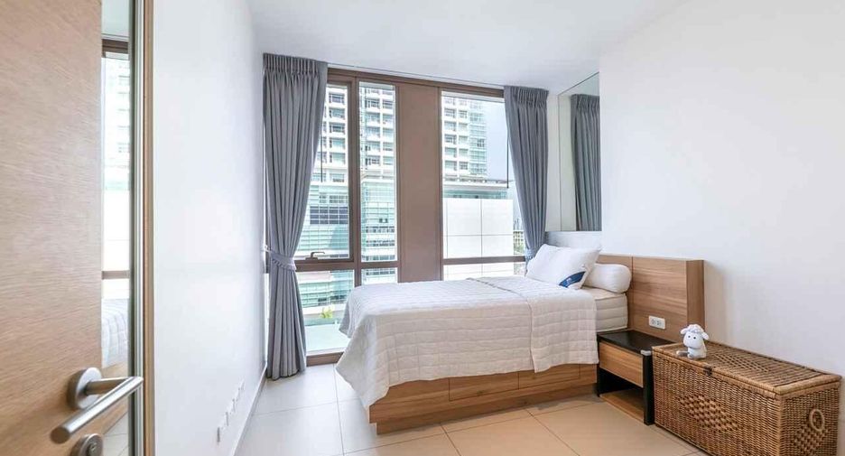 For rent 2 bedrooms condo in Khlong Toei, Bangkok