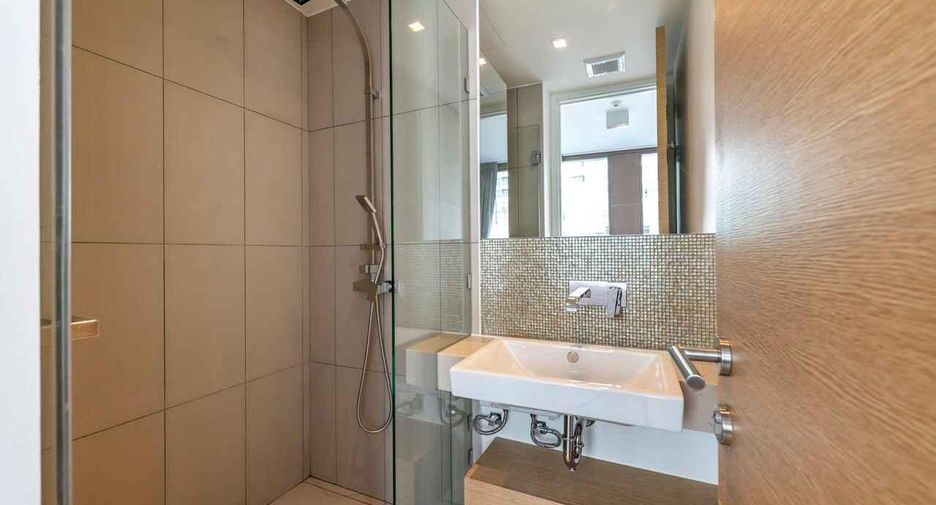 For rent 2 bedrooms condo in Khlong Toei, Bangkok