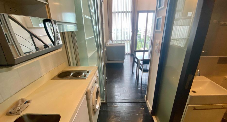 Condo en alquiler de 1 habitaciones en Khlong Toei, Bangkok