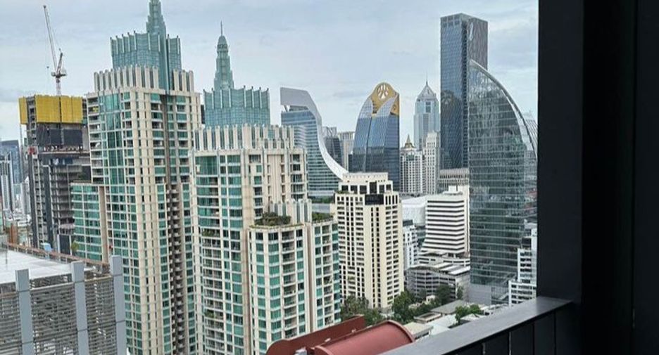 For rent and for sale 1 bed condo in Pathum Wan, Bangkok