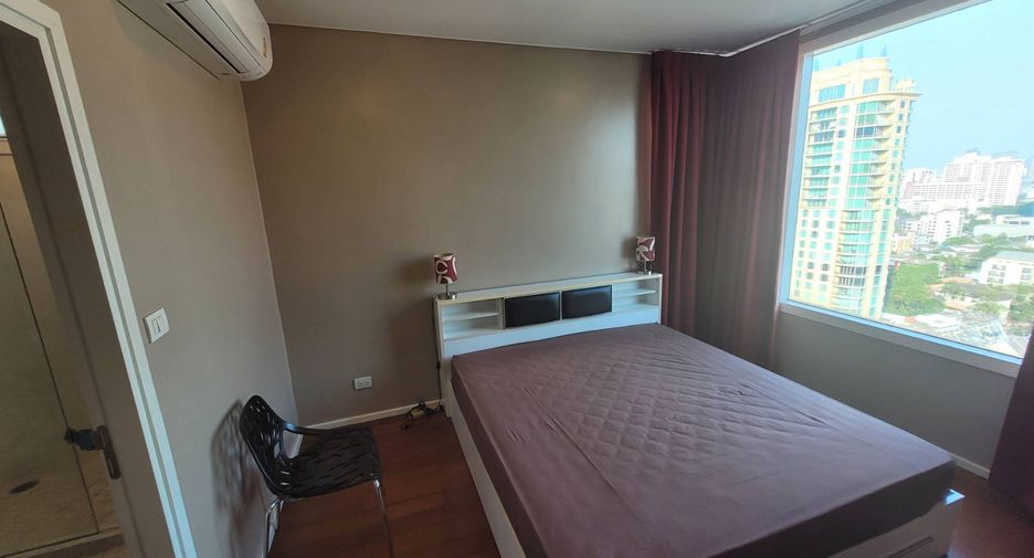 For rent 2 bedrooms condo in Watthana, Bangkok